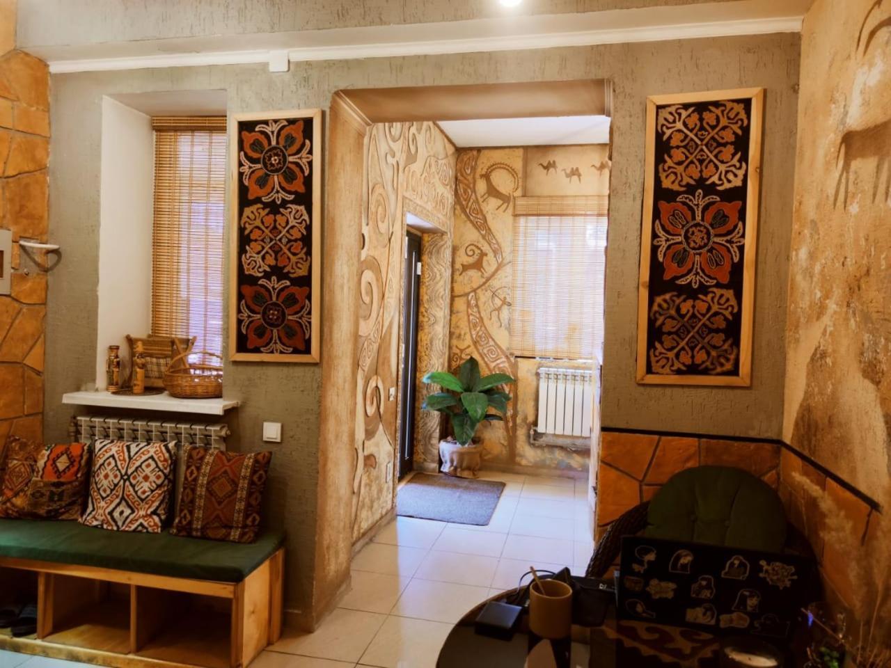 Silkroad Guesthouse Bishkek Exteriör bild